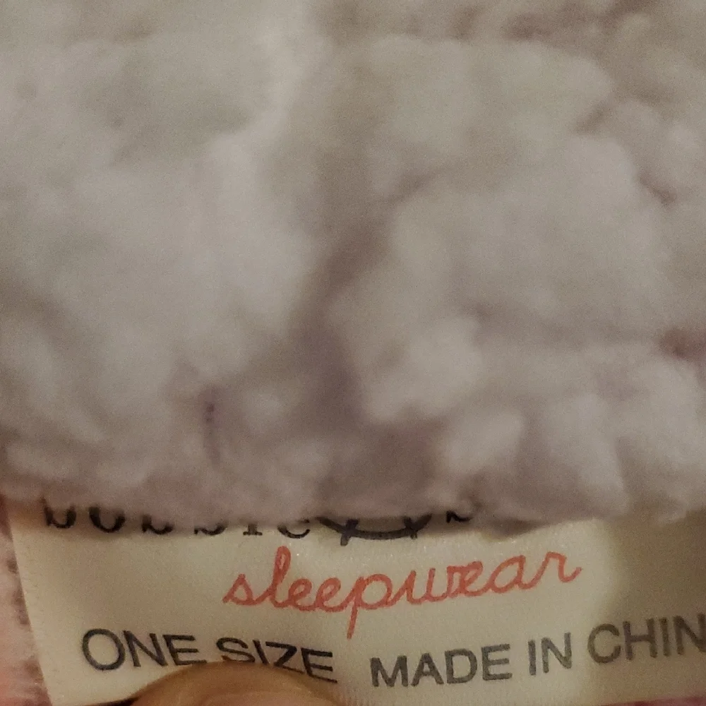 Pink Heart Robe with LOVE Sequin Detail - Picture 3 of 3